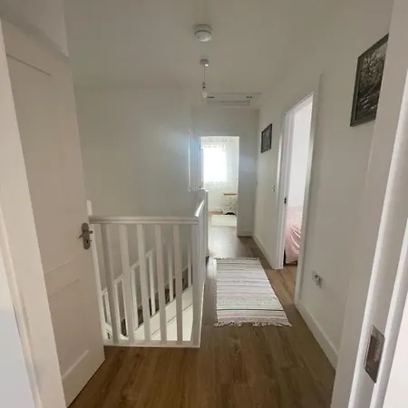 Holiday home Grab House *